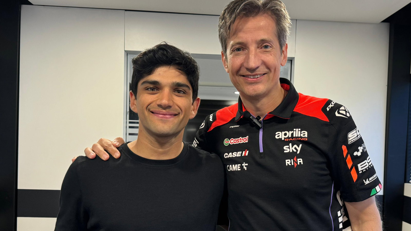 Jorge Martin signs for Aprilia